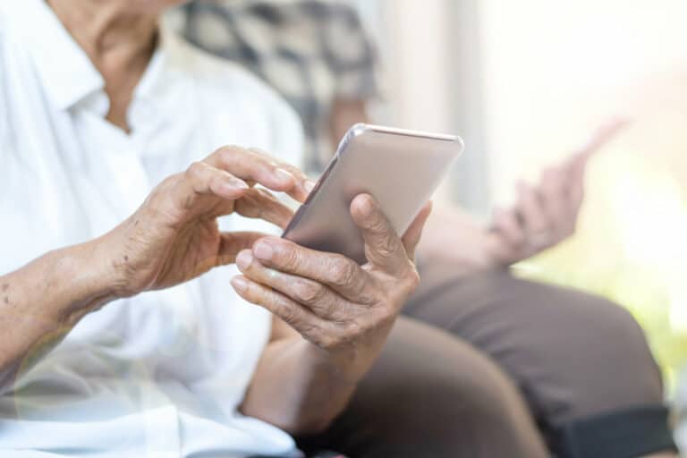 Craft & Communicate | Seniors using smartphones outdoors